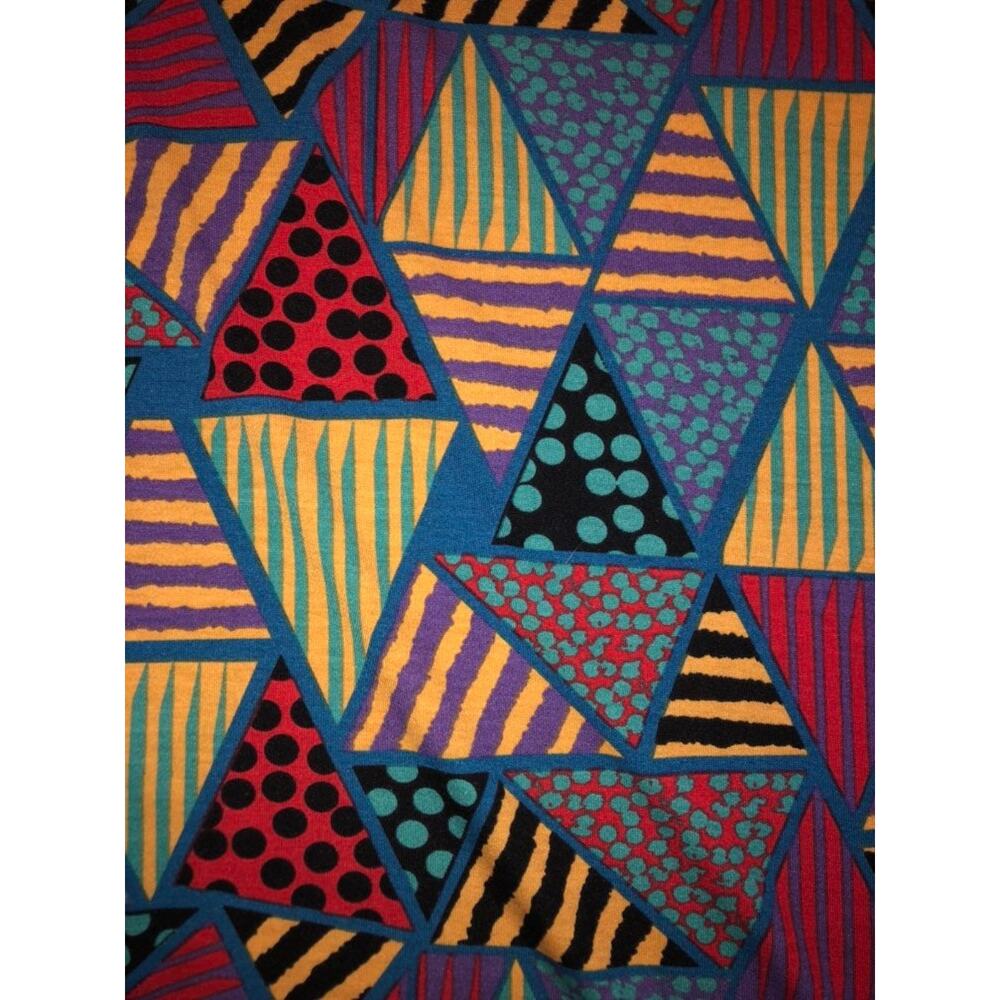 EUC LuLaRoe Short Sleeve Tee Geometric XS Runs Big - Picture 2 of 3